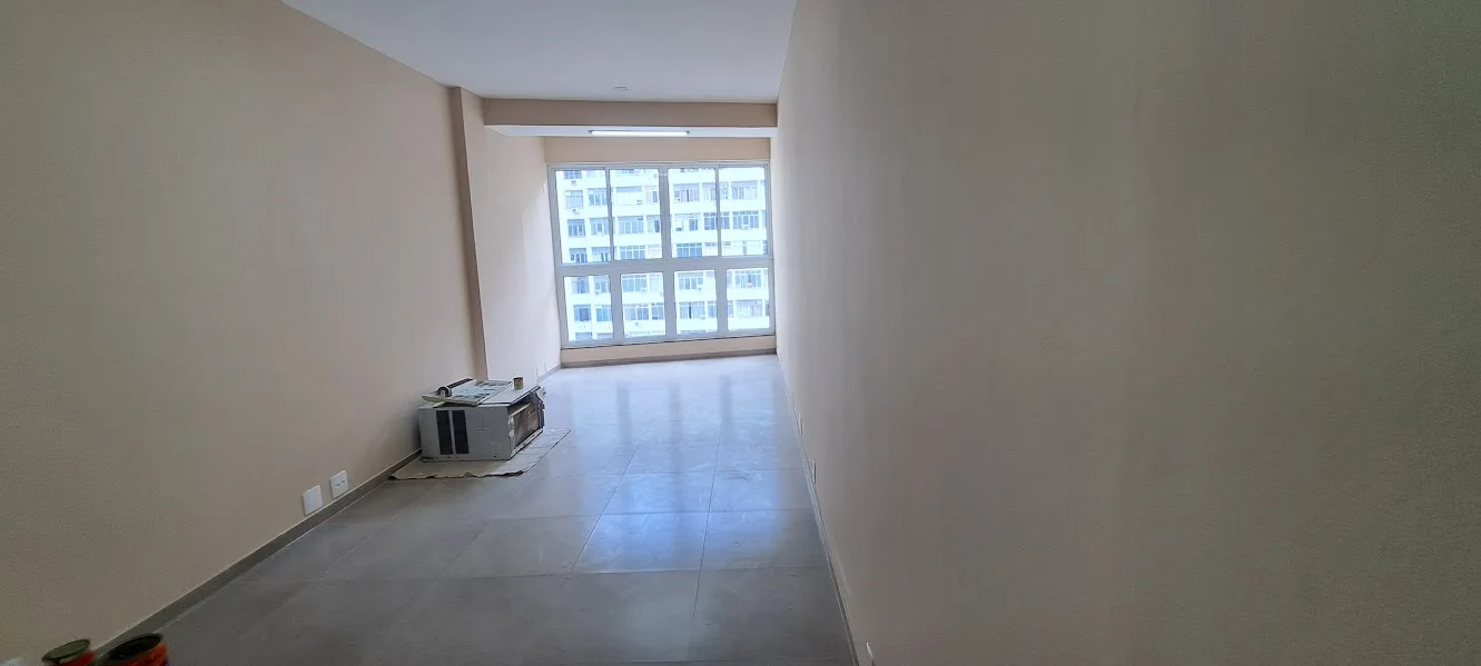 Sala comercial reformada na Av. Treze de Maio, no Centro do Rio