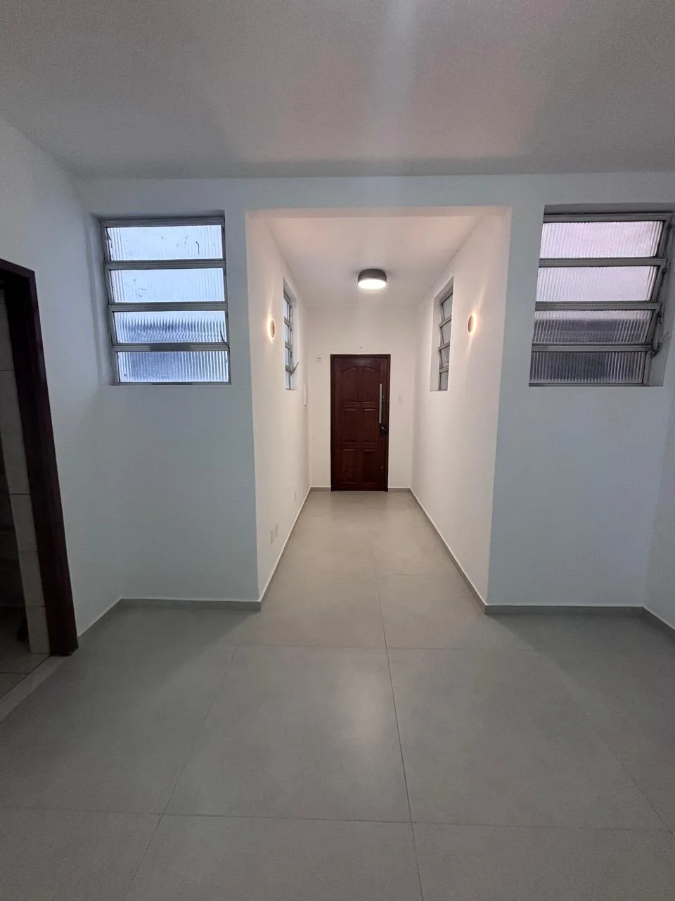 Apartamento reformado na Rua Senador Vergueiro, no Flamengo